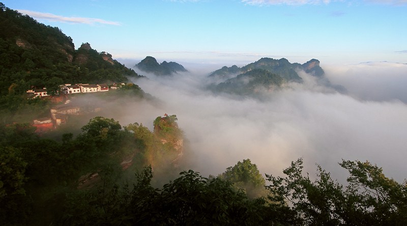 仙居（作者：胡宏坤；拍摄地址：休宁县齐云山镇齐云山村；联系电话：18955966555；联系地址：休宁县工商局）.jpg